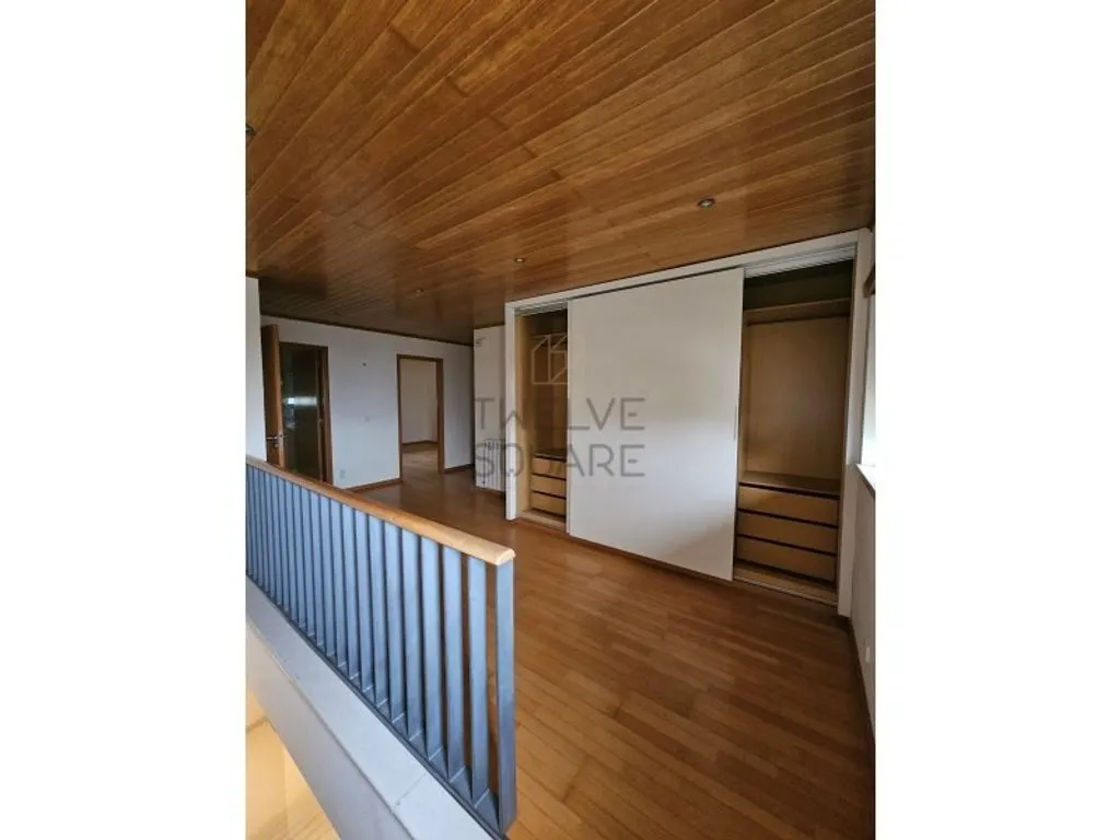 hallway_entrance
