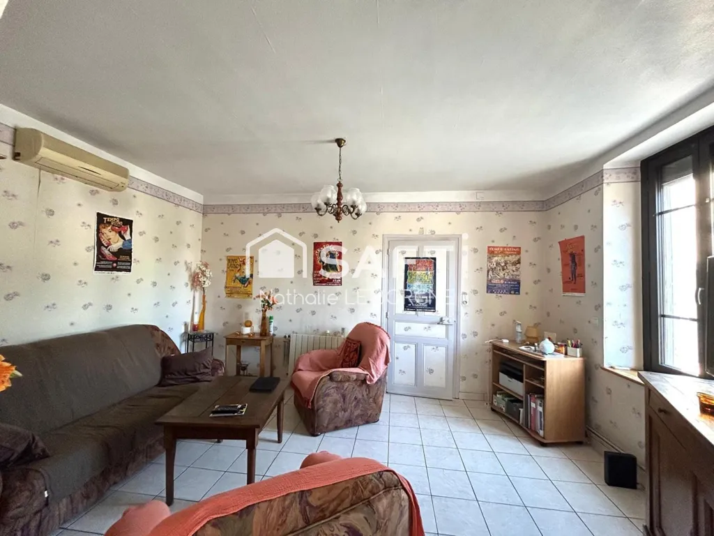Séjour - Ensemble Immobilier avec Terrain Agricole près du Centre