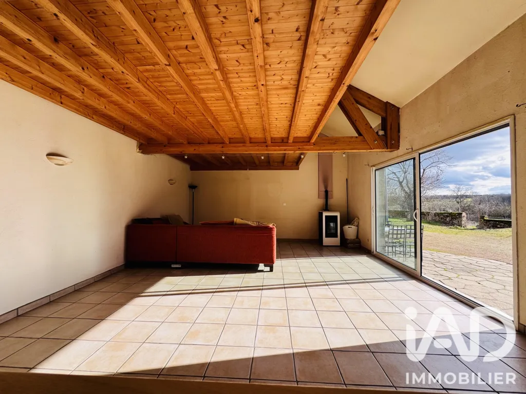 Terrasse - Maison avec Vue Dégagée à Vézelin-sur-Loire