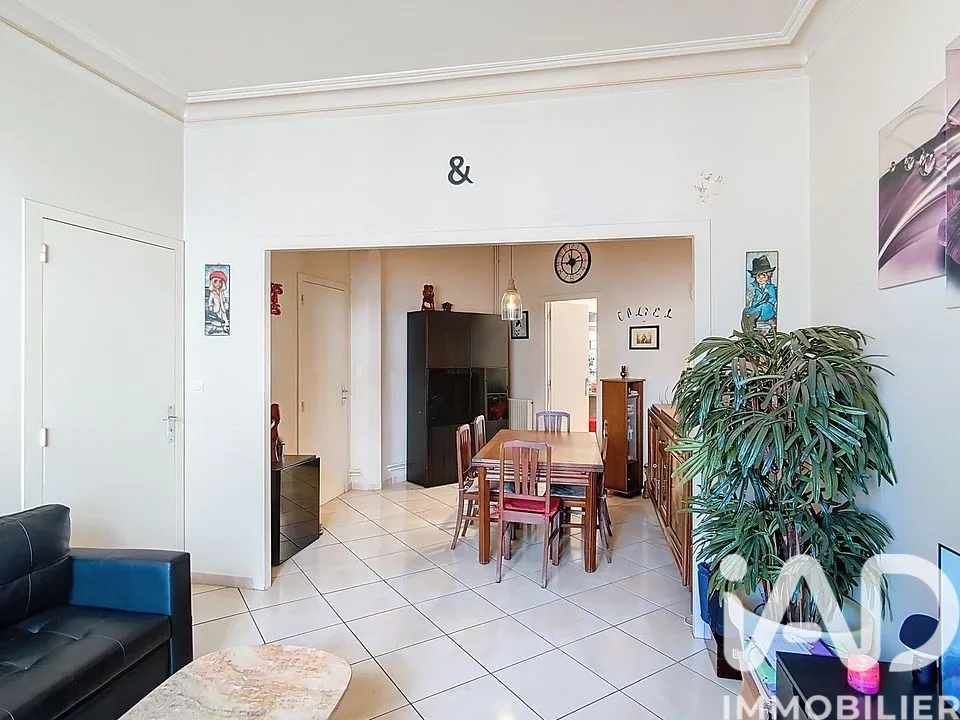 Living Room - Charming Townhouse with Garden in Bordeaux