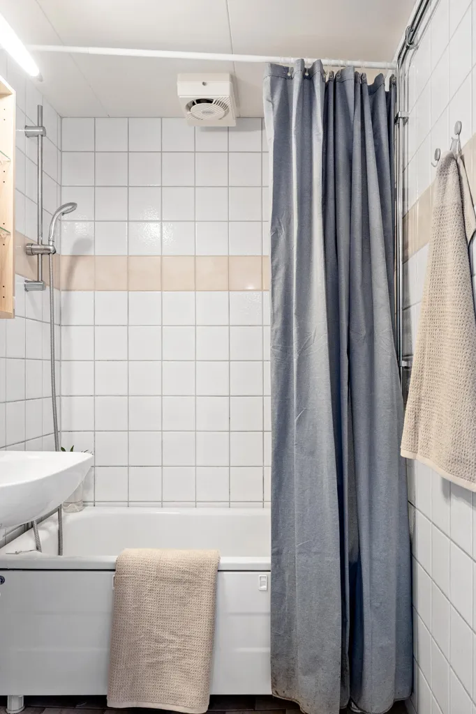 Vannitoad - 2-Bedroom Apartment with Balcony in Lund