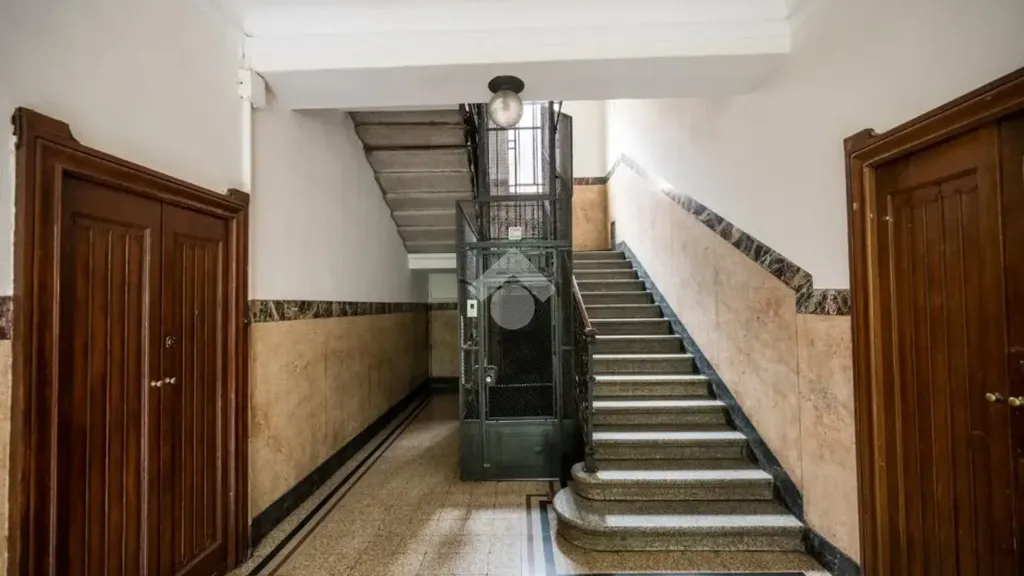 Toad - Elegant Trilocale with Balcony in Milan