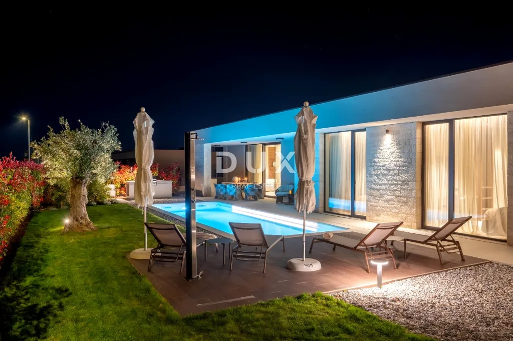 Piscine - Luxury Villa with Sea View near Poreč