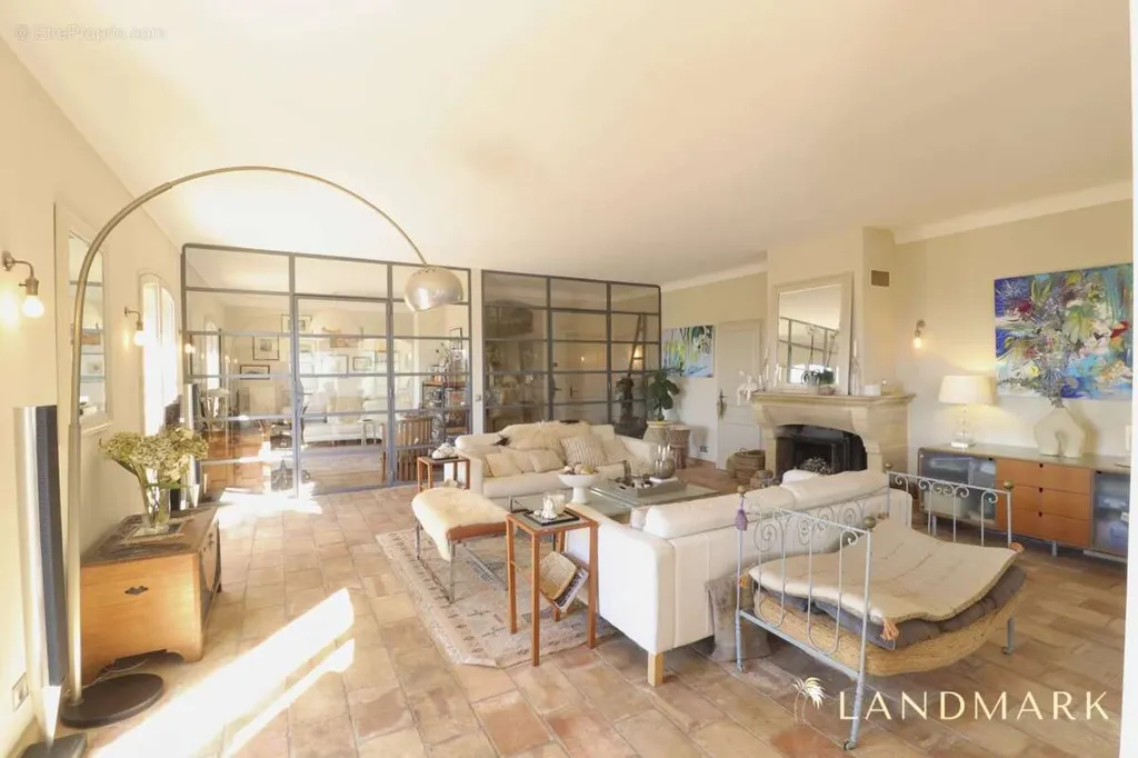 Séjour - Bastide Élégante avec Piscine à Cabris