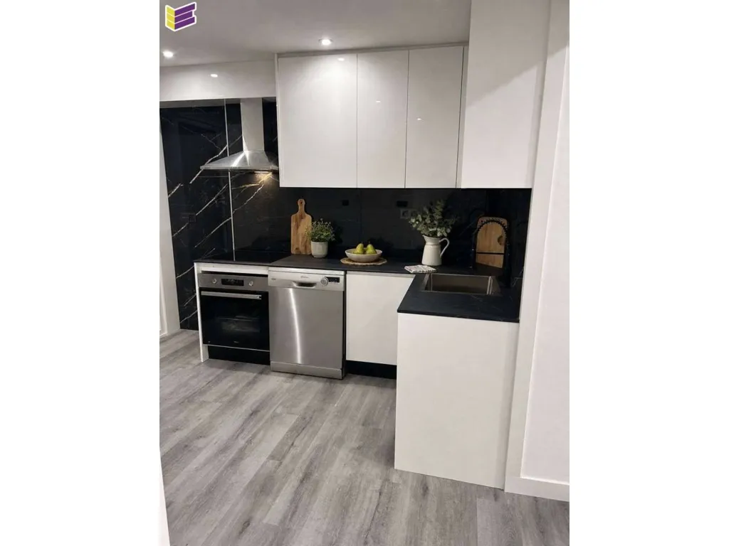 Cuisine - Apartment with Terrace and Garage in Teis