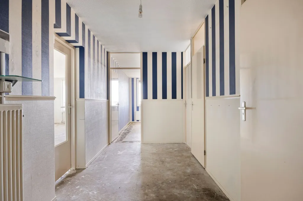 hallway_entrance
