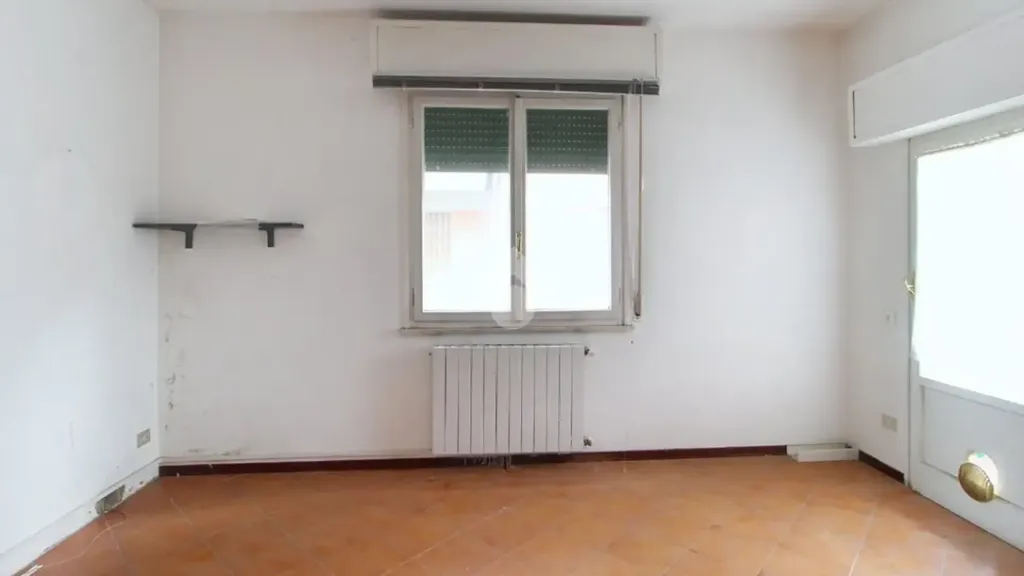 Stanze - Quadrilocale with Private Balcony in Pisa