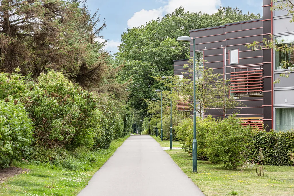Exterior - Luxury Flat with Ballingslöv Kitchen in Green Setting
