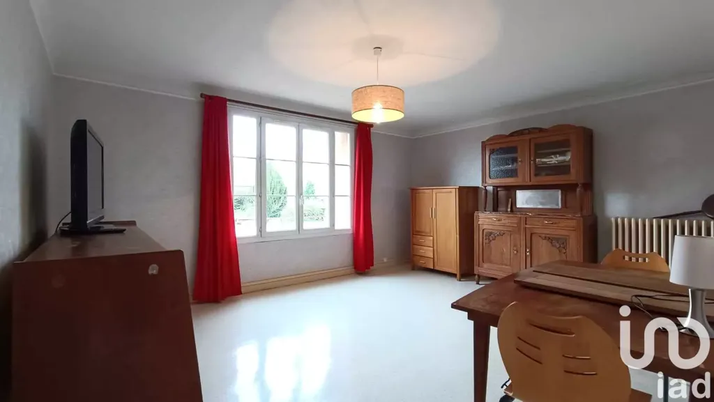 Söögituba - 4-Bed Apartment with Garage in Auxerre