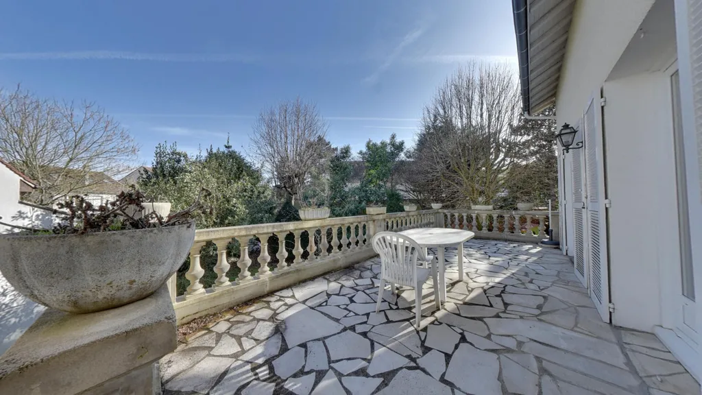 Terrasse - Maison avec Terrasse et Jardin à Bry-sur-Marne