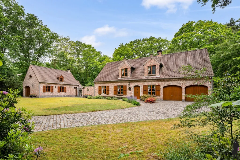 Exterior - Country Villa with Terrace and Garden