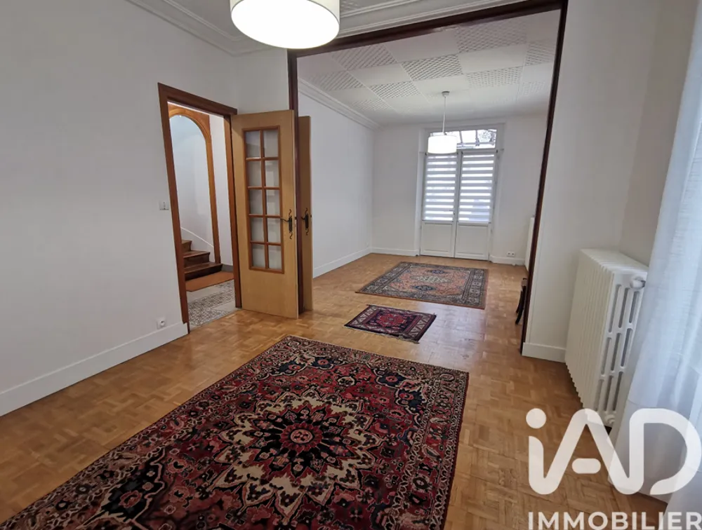 Entrée - Maison Rénovée avec Jardin à Guernes