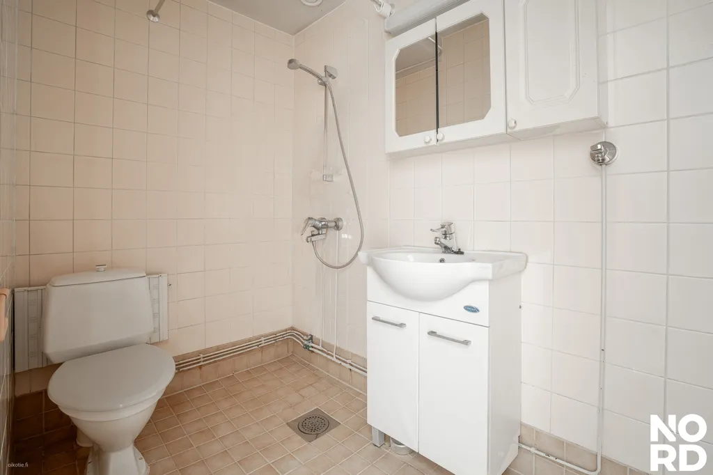 Vannitoad - Apartment with South-Facing Balcony in Viertola, Vantaa
