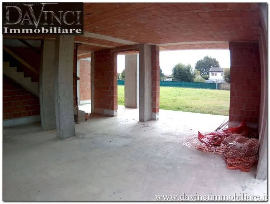 Pièces - Newly Constructed Flat with Garden in Bregnano