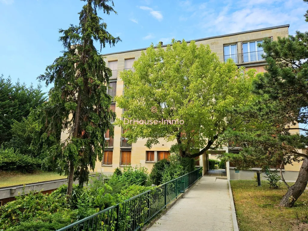 Giardino - 3-Bedroom Flat, South-Facing, Near RER