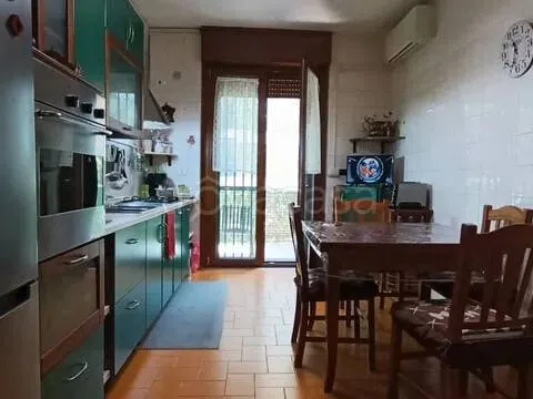 Cucina - Spacious Apartment with Balconies in Caserta