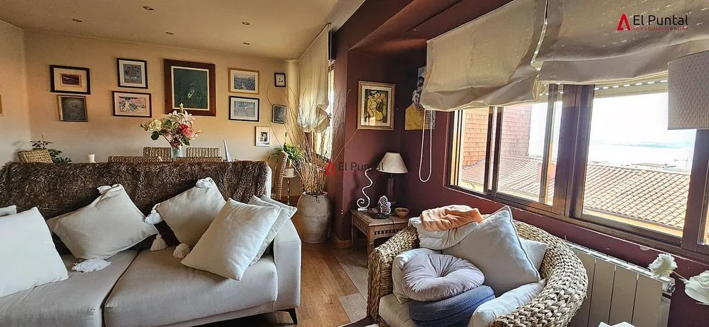 Séjour - Bay View Flat with Garage in City Centre