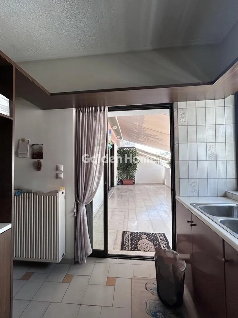 Köök - Apartment with Balcony and View in Upper Ilisia