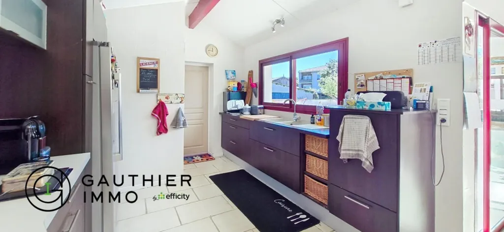 Cuisine - Villa avec Piscine et Jardin à Gujan-Mestras
