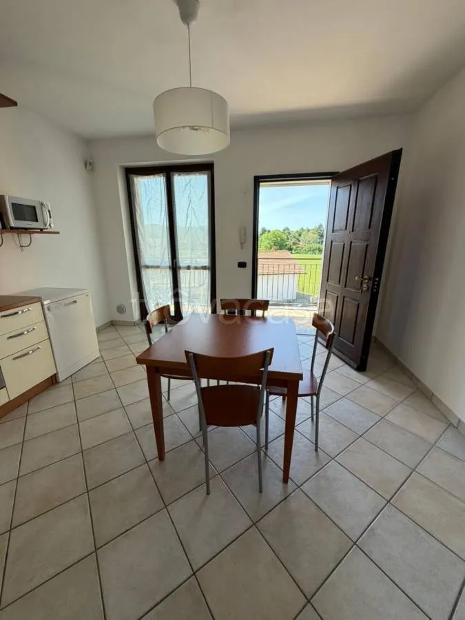 Salle à manger - Fully Furnished Apartment with Balcony in Ternate