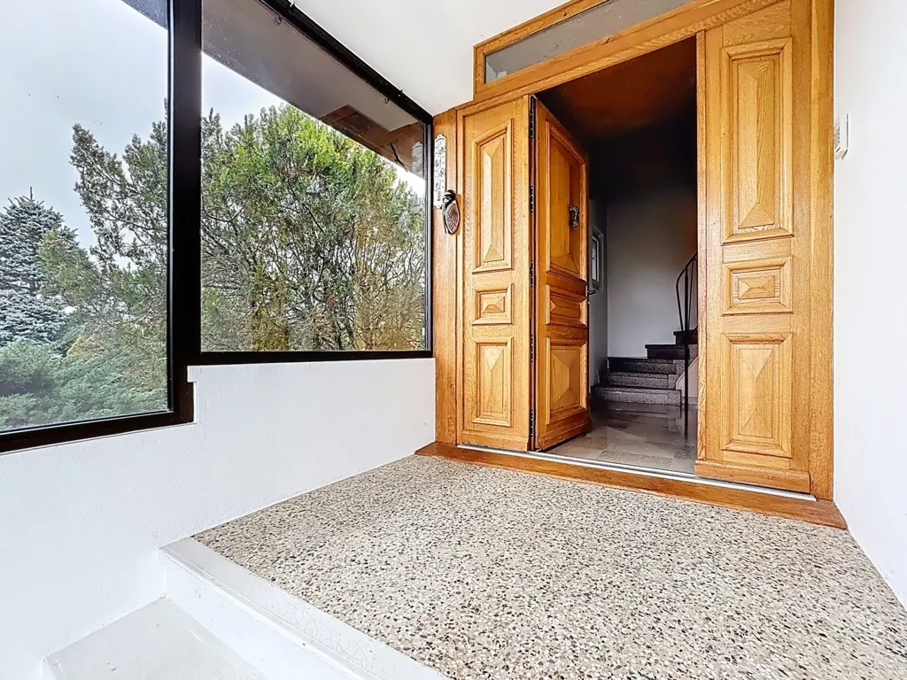 hallway_entrance