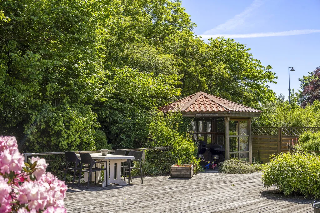 Jardin - 1920s Villa with Garden in Vejen