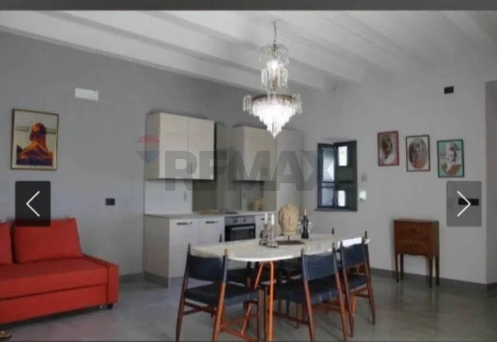Salle à manger - Historic Bilocale with Balcony in Acireale