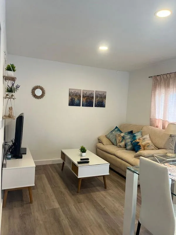 Elutuba - T2 Apartment with Balcony in Busy Area