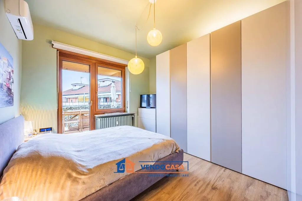 Chambres - Attico with Double Terraces in Settimo Torinese
