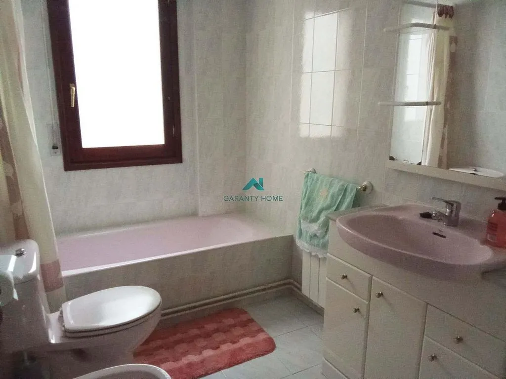 Salles de bain - Furnished Apartment with Terrace in Laredo