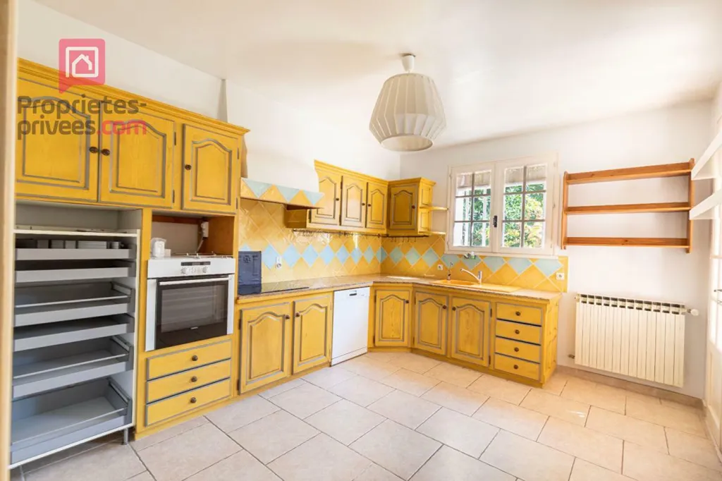 Cuisine - Maison avec Piscine et Terrain à Carpentras