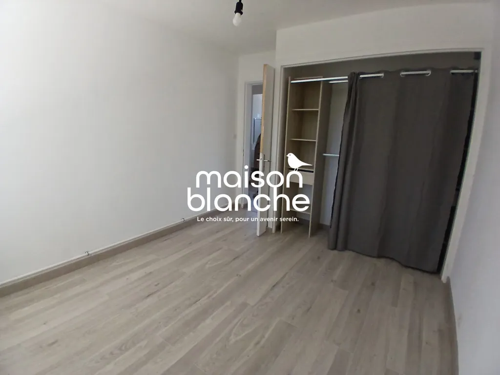 Chambres - Appartement Lumineux avec Parking à Parthenay