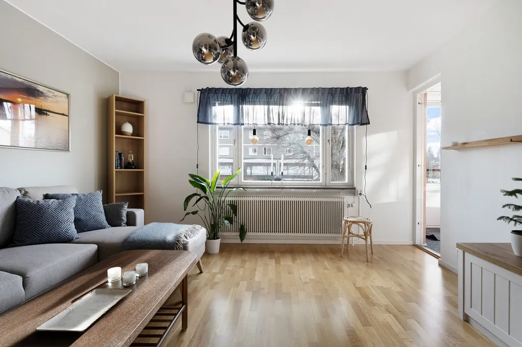 Elutuba - Apartment with Balcony in Central Rosersberg