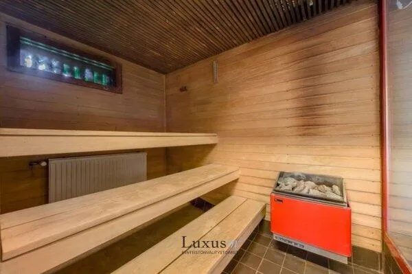Toad - House with Indoor Pool in Espoo