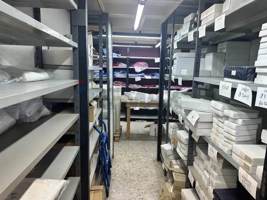 Buanderie - Commercial Space with Terrace in Catania