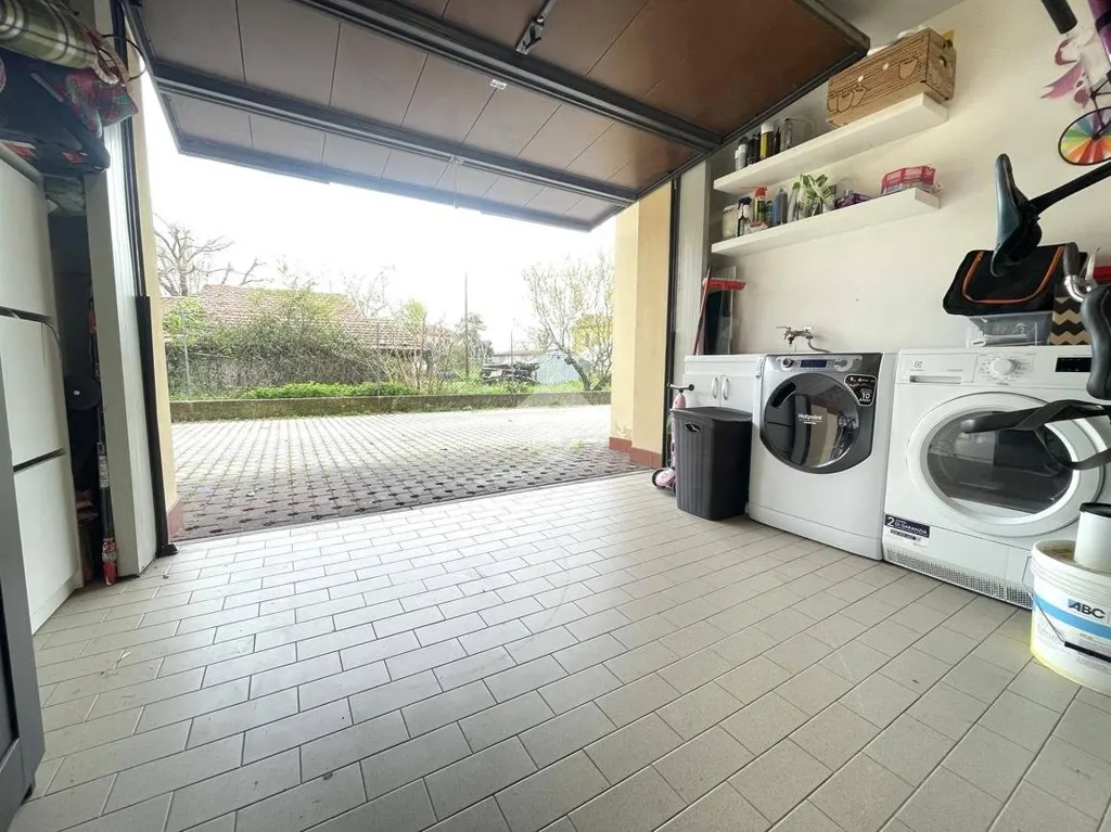 Pesuköök - 3-Bedroom Apartment with Balcony in Cotignola
