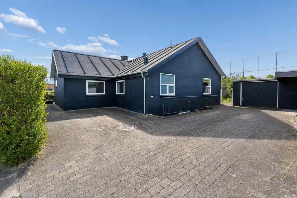 Välivaade - Villa with Office Space in Odense