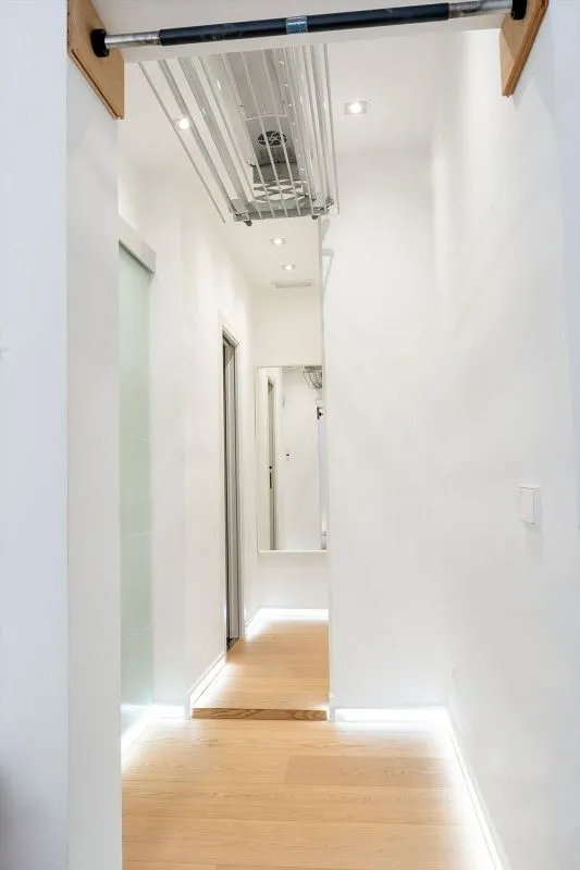 Entrée - Fully Renovated Flat with Balcony in Trafalgar