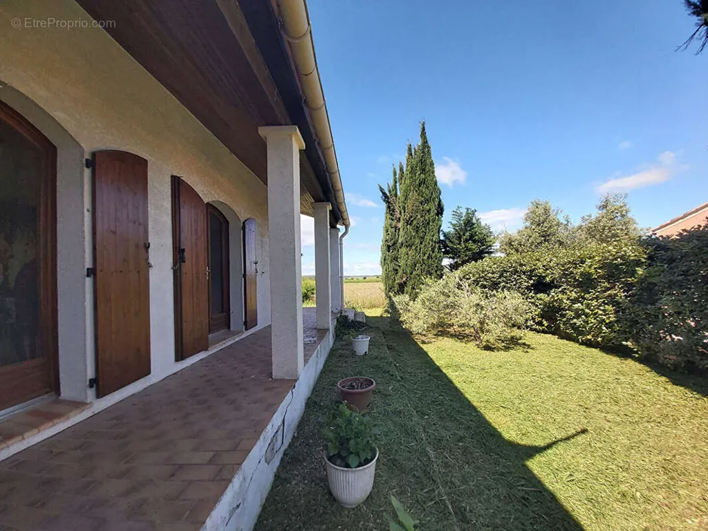 Terrazza - Ground Floor Villa with Garden in Calvisson