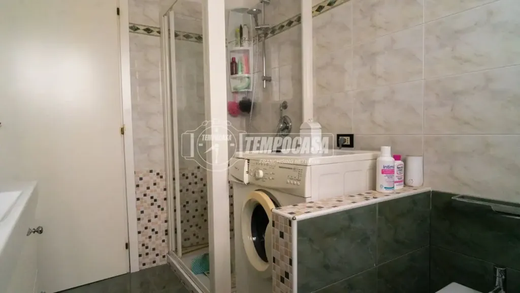 Salles de bain - Duplex Apartment with Terrace in Sassonia