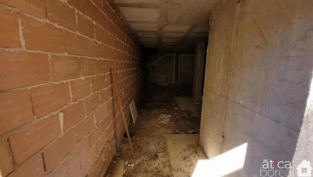 Rooms - Duplex for Renovation with Garden in Torreguil