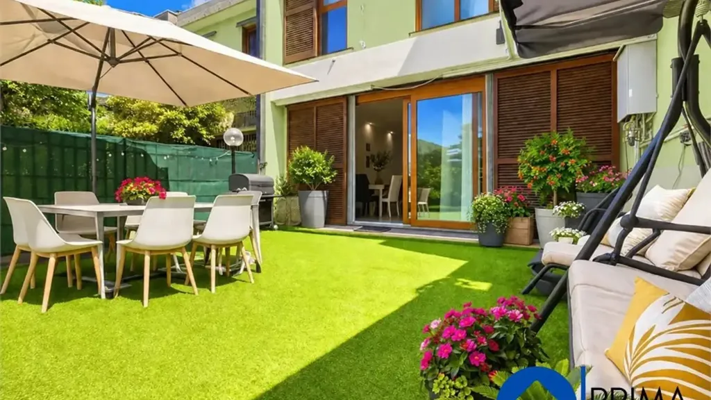 Terrace - Villa with Two Gardens on Viale Donatelli, Terni