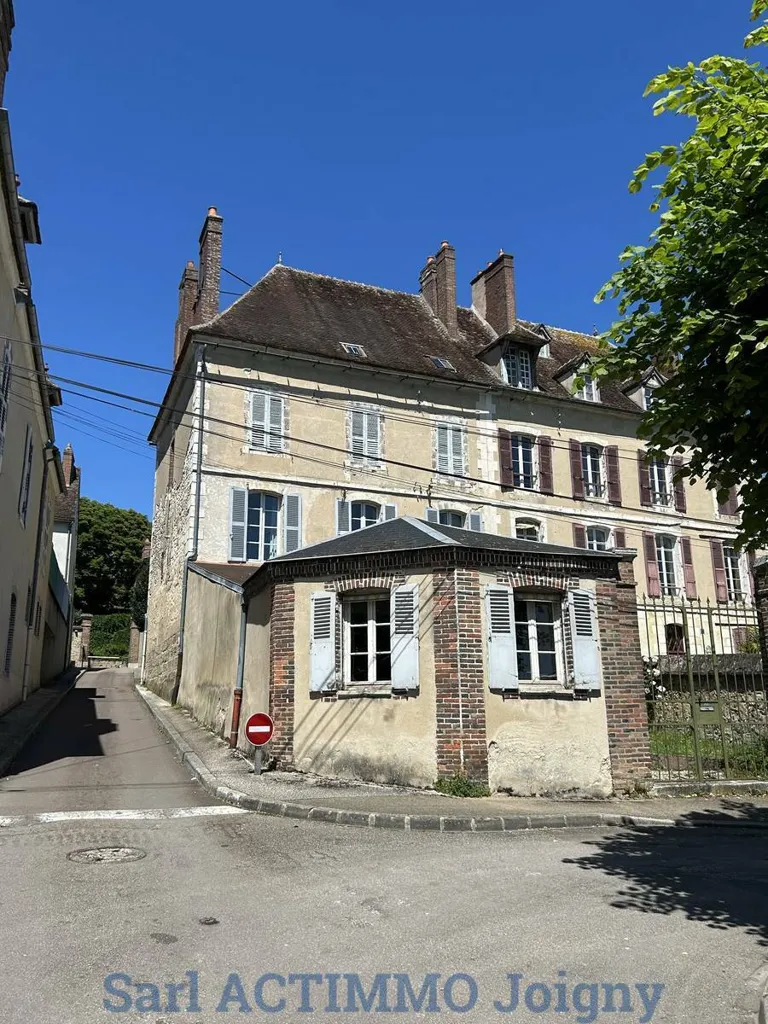 Esterno - City Centre House with River View in Joigny