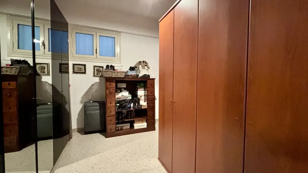 Stanze - 5-Bedroom Apartment with Balcony in Palermo