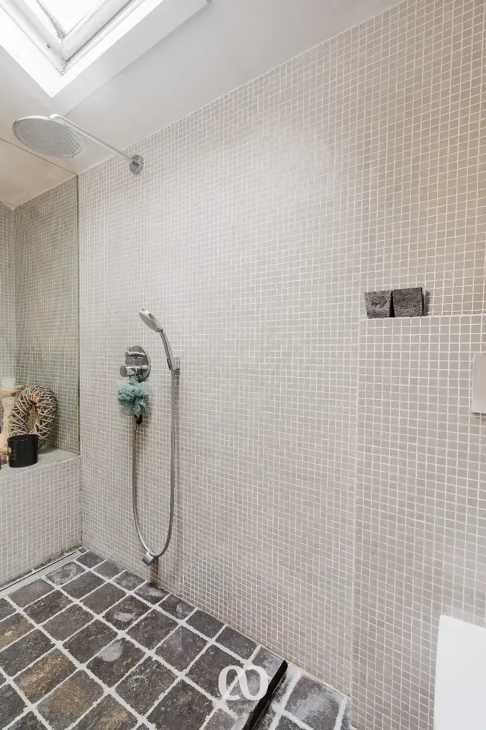 Bagni - Ready-to-Move Flat with Garden in Kruishoutem Centre