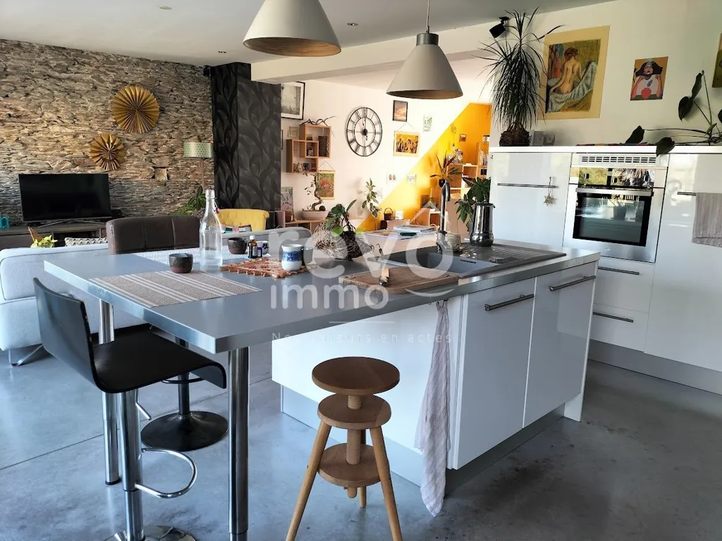 Cuisine - Maison détachée rénovée avec jardin à Ste Gemmes S/Loire