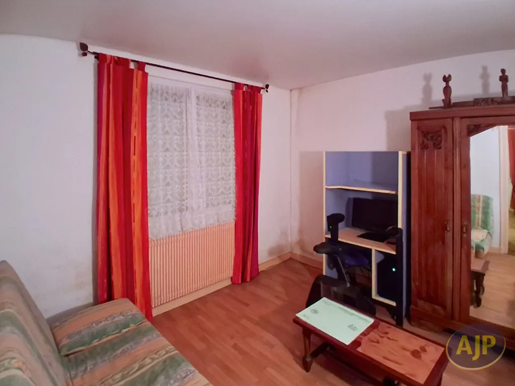 Elutuba - 3-Bedroom House with Garden in Saintes Rive Droite