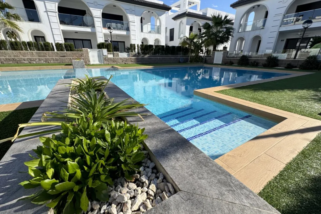 Bassein - Modern Apartment with Rooftop Solarium in Ciudad Quesada