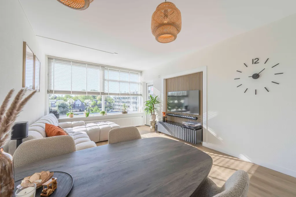 Söögituba - 4-Bedroom Apartment with Balcony in Katwijk