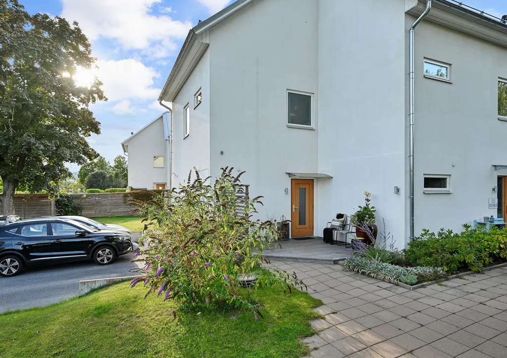 Jardin - Townhouse with Garden in Österskär